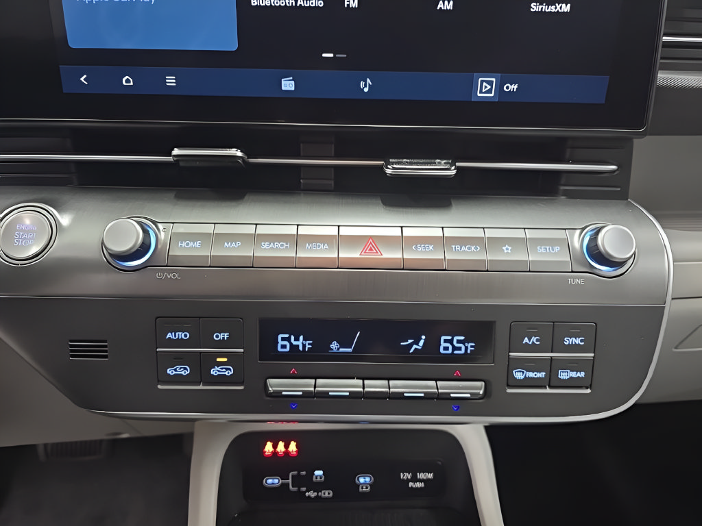 Used 2025 Hyundai Kona SEL FWD image 34