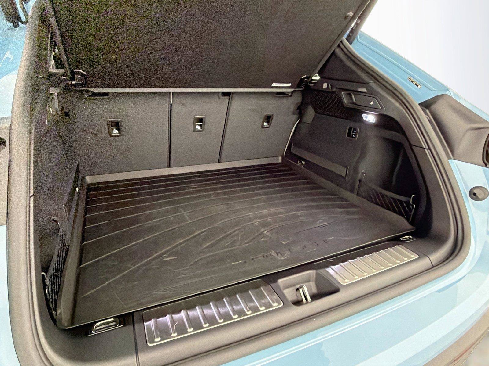 Certified 2026 Porsche Macan Electric RWD image 36
