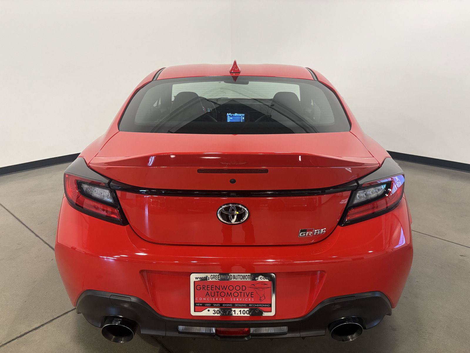 Used 2022 Toyota GR86 Premium w/ ALL Weather Mat Package (TMS) RWD image 4