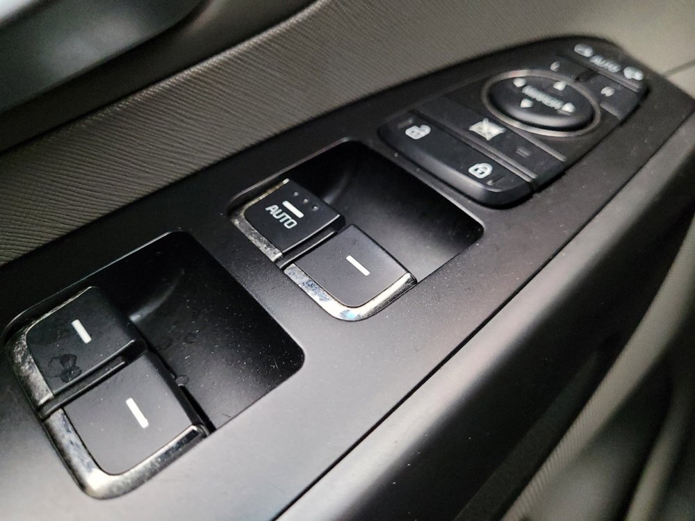 Used 2016 Kia Sedona LX w/ Option Group 020 image 27