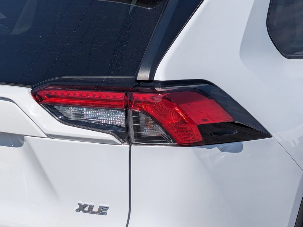 Used 2020 Toyota RAV4 XLE image 7