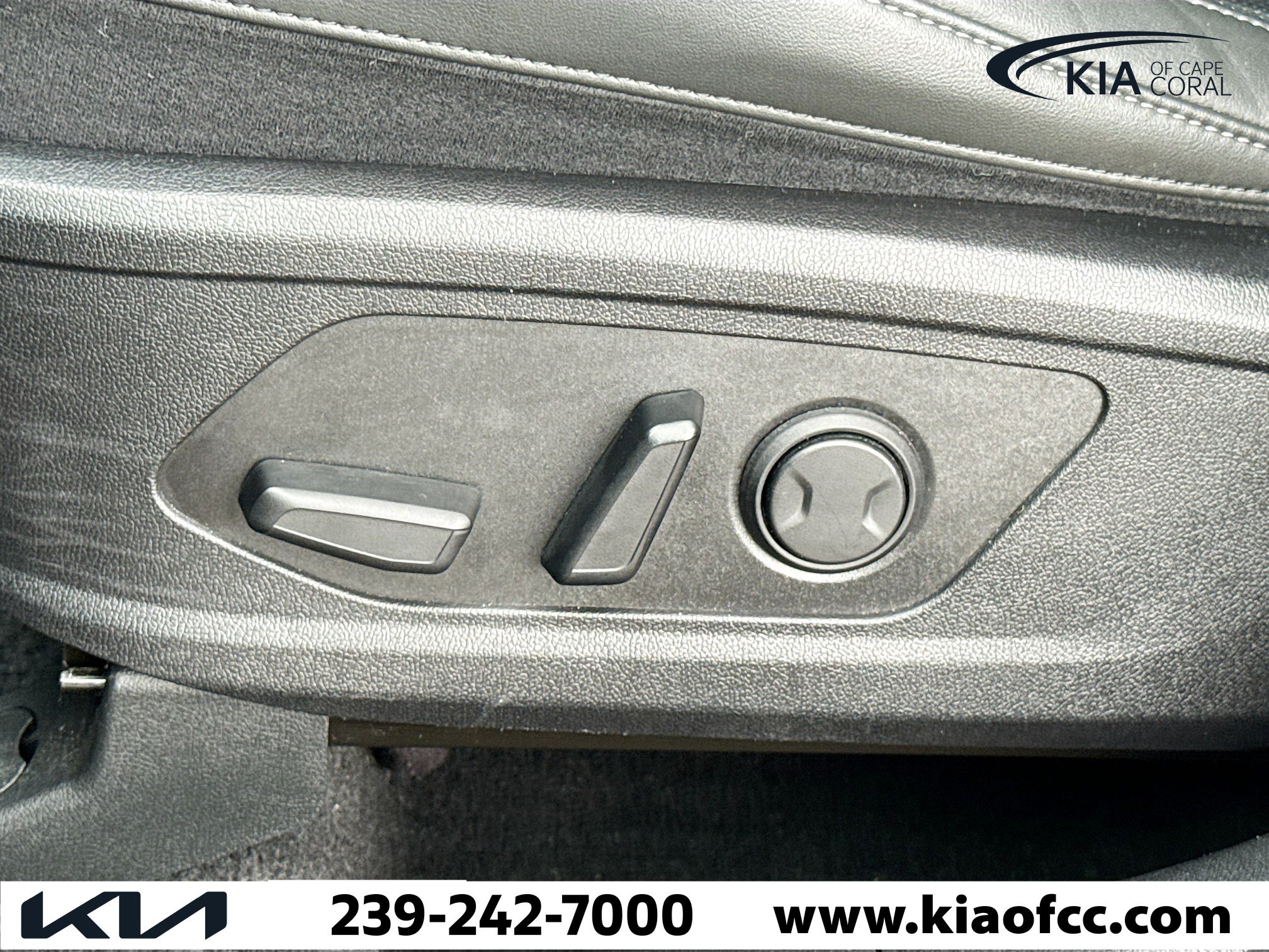 Certified 2025 Kia Sorento S image 25