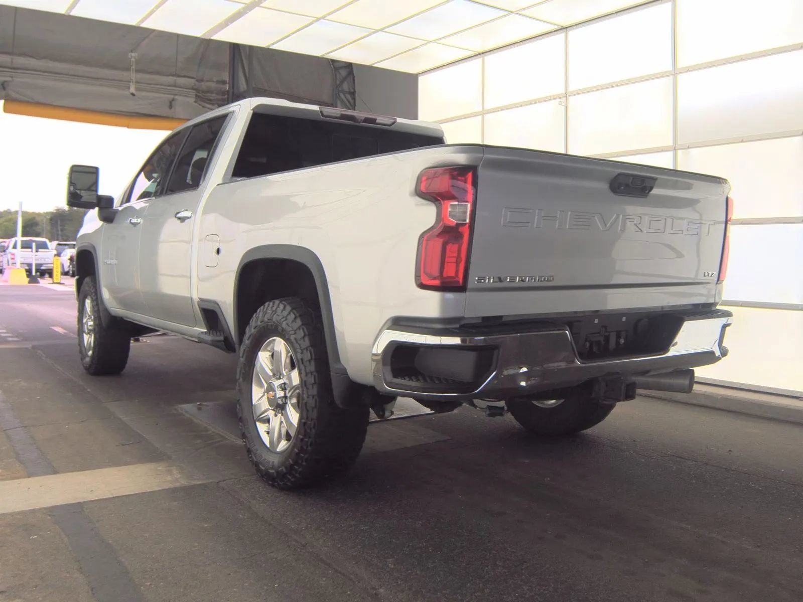 Used 2022 Chevrolet Silverado 2500 LTZ w/ LTZ Convenience Package AWD/4WD image 5