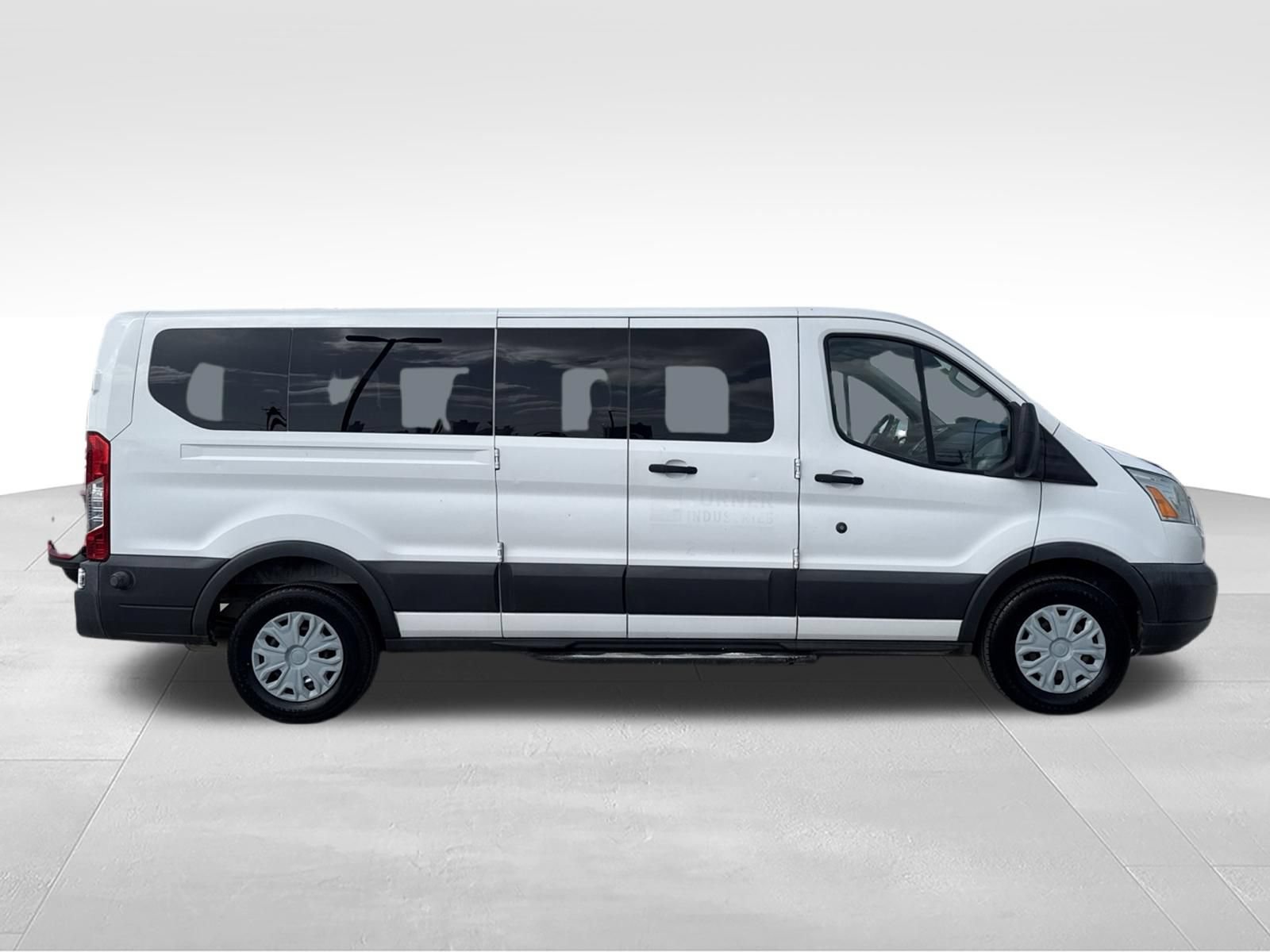 Used 2016 Ford Transit 350 XLT RWD image 4