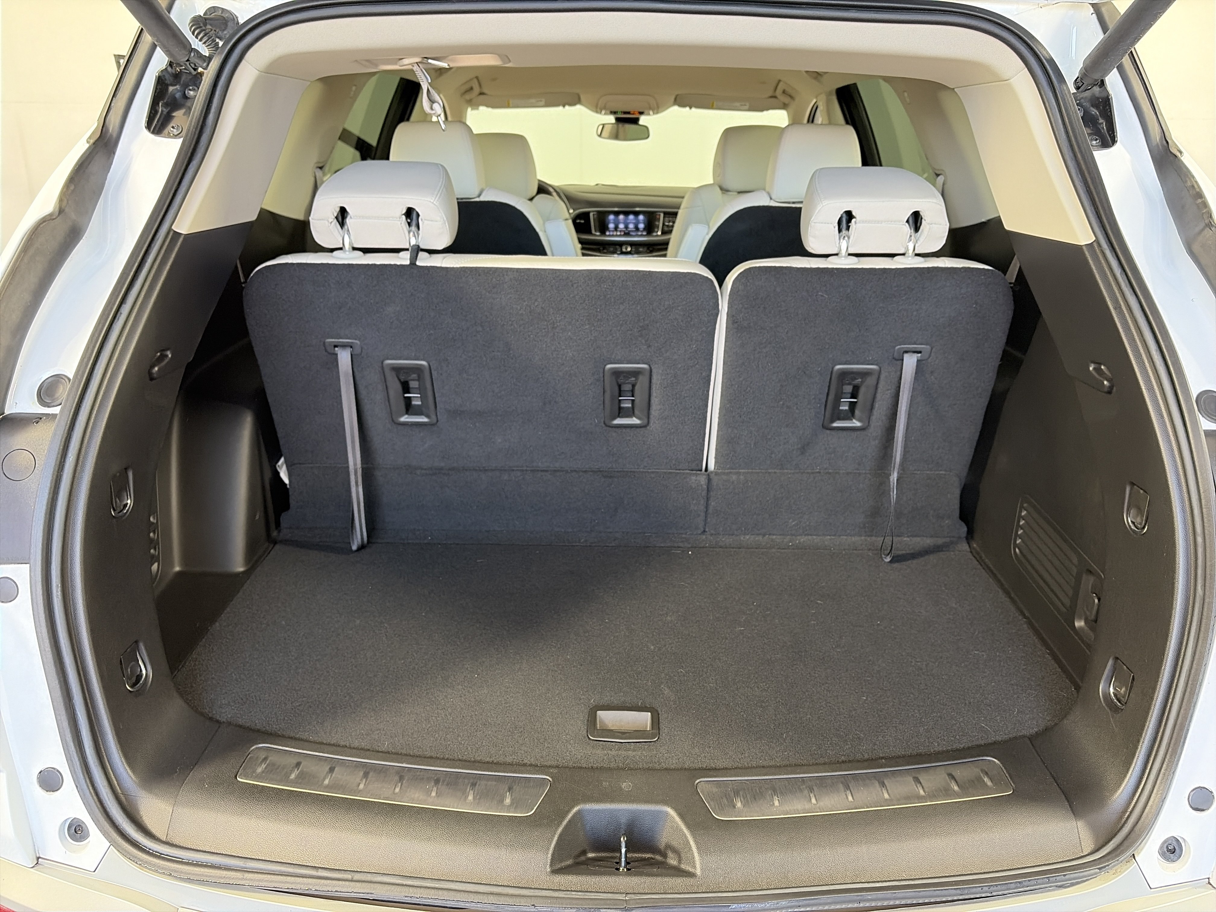 Used 2024 Buick Enclave Essence FWD image 16