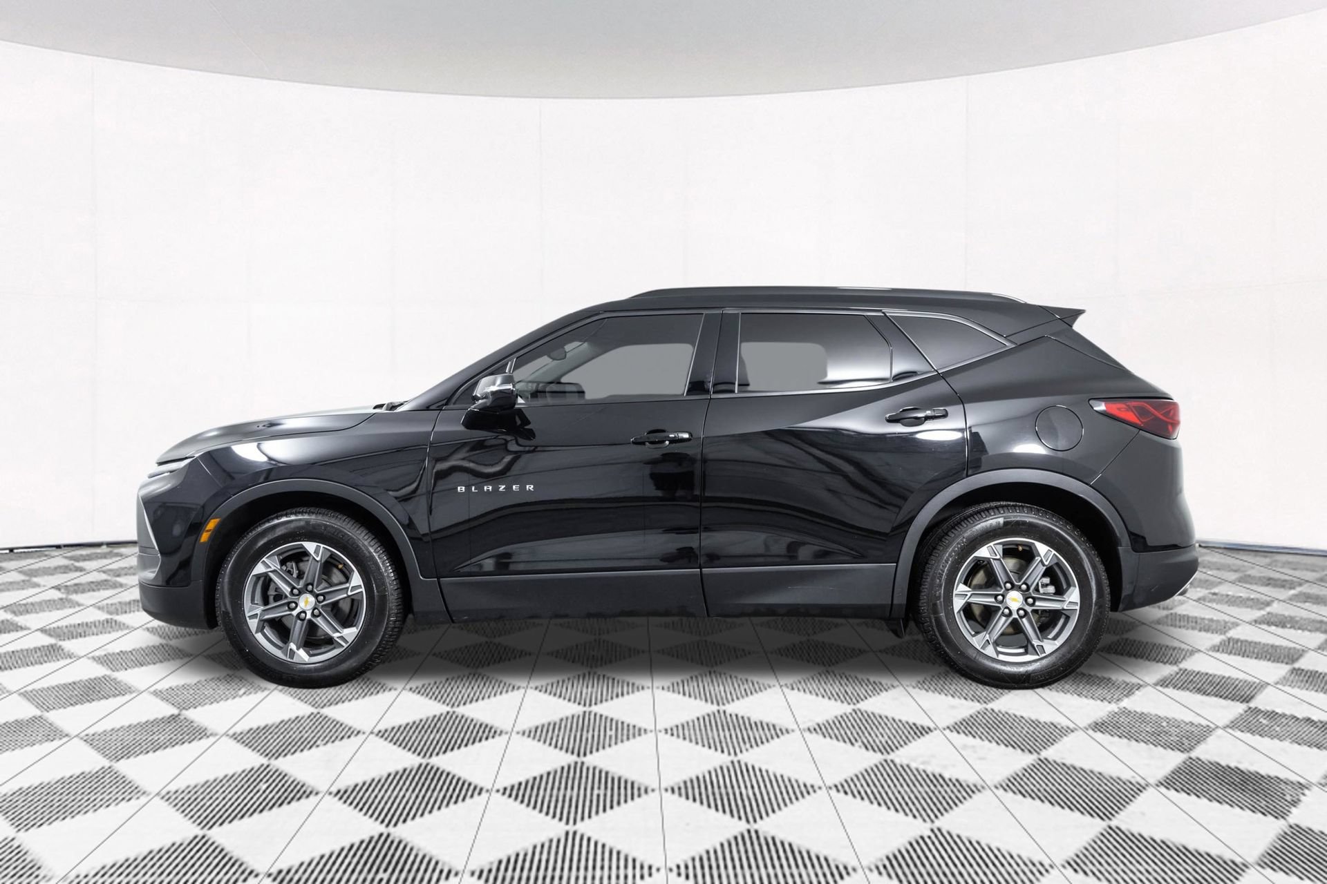 Used 2023 Chevrolet Blazer LT AWD/4WD image 14