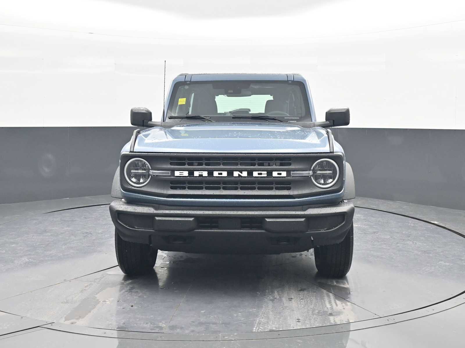 New 2025 Ford Bronco 2-Door image 3