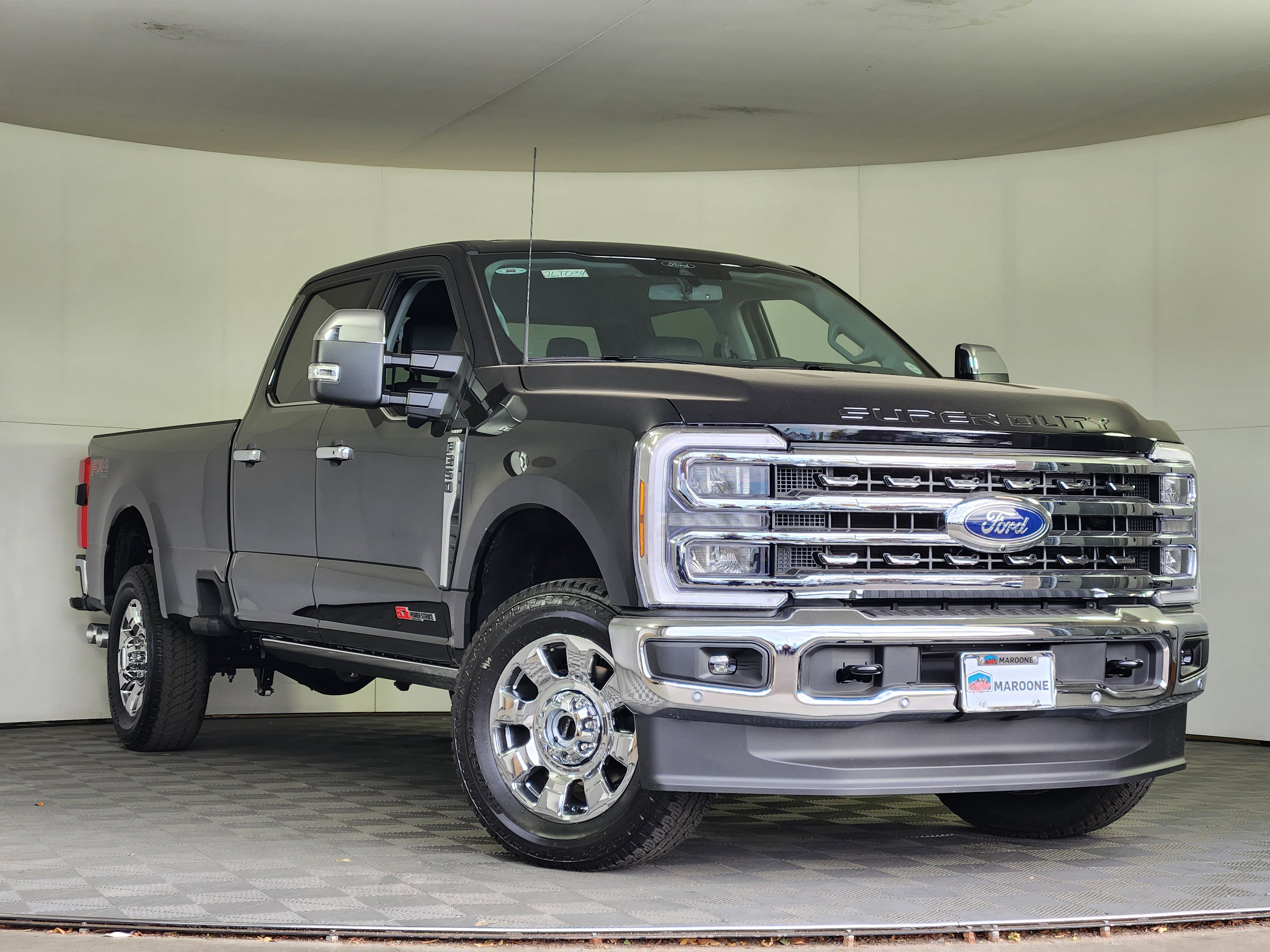 New 2026 Ford F350 Lariat w/ Lariat Ultimate Package