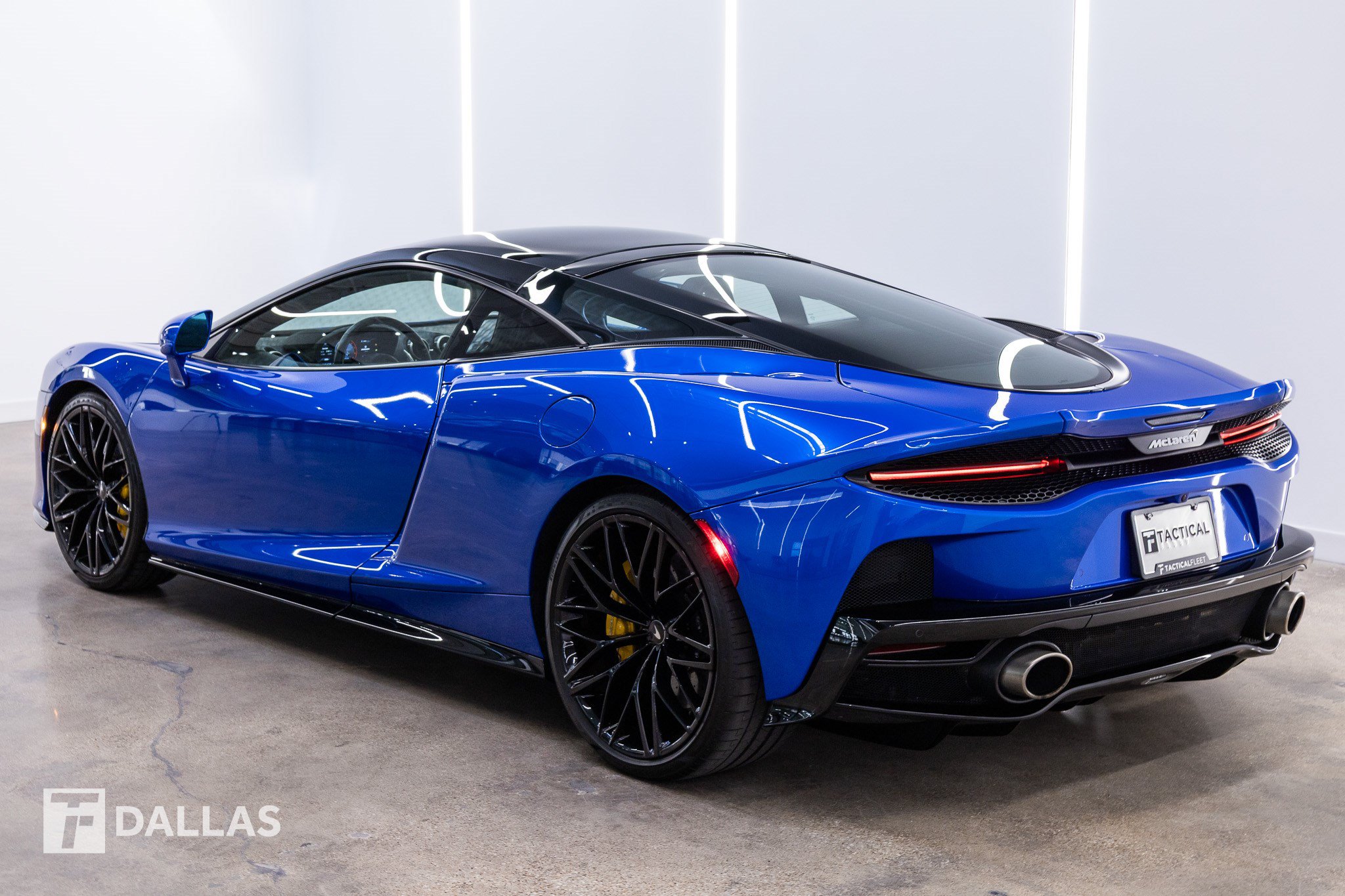 Used 2023 McLaren GT RWD image 8