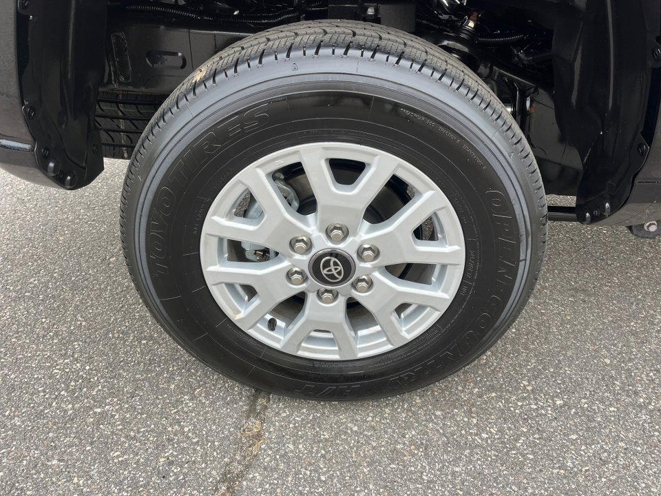 Certified 2025 Toyota Tacoma SR5 image 27