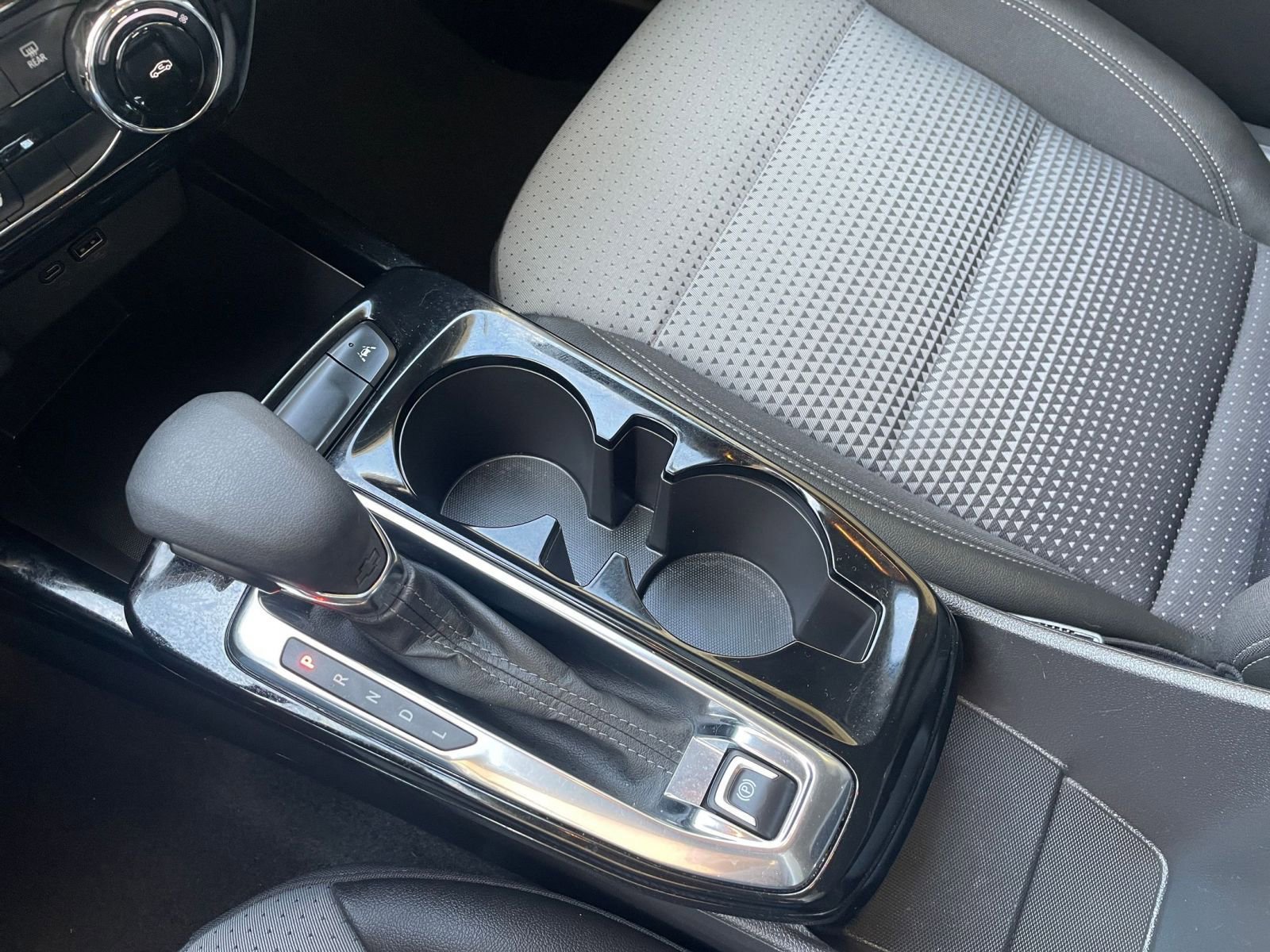 Used 2025 Chevrolet Trax LT image 40