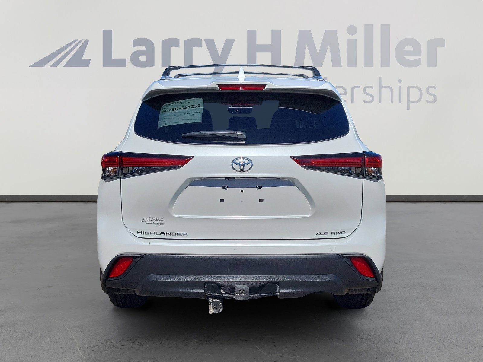 Used 2022 Toyota Highlander XLE image 5