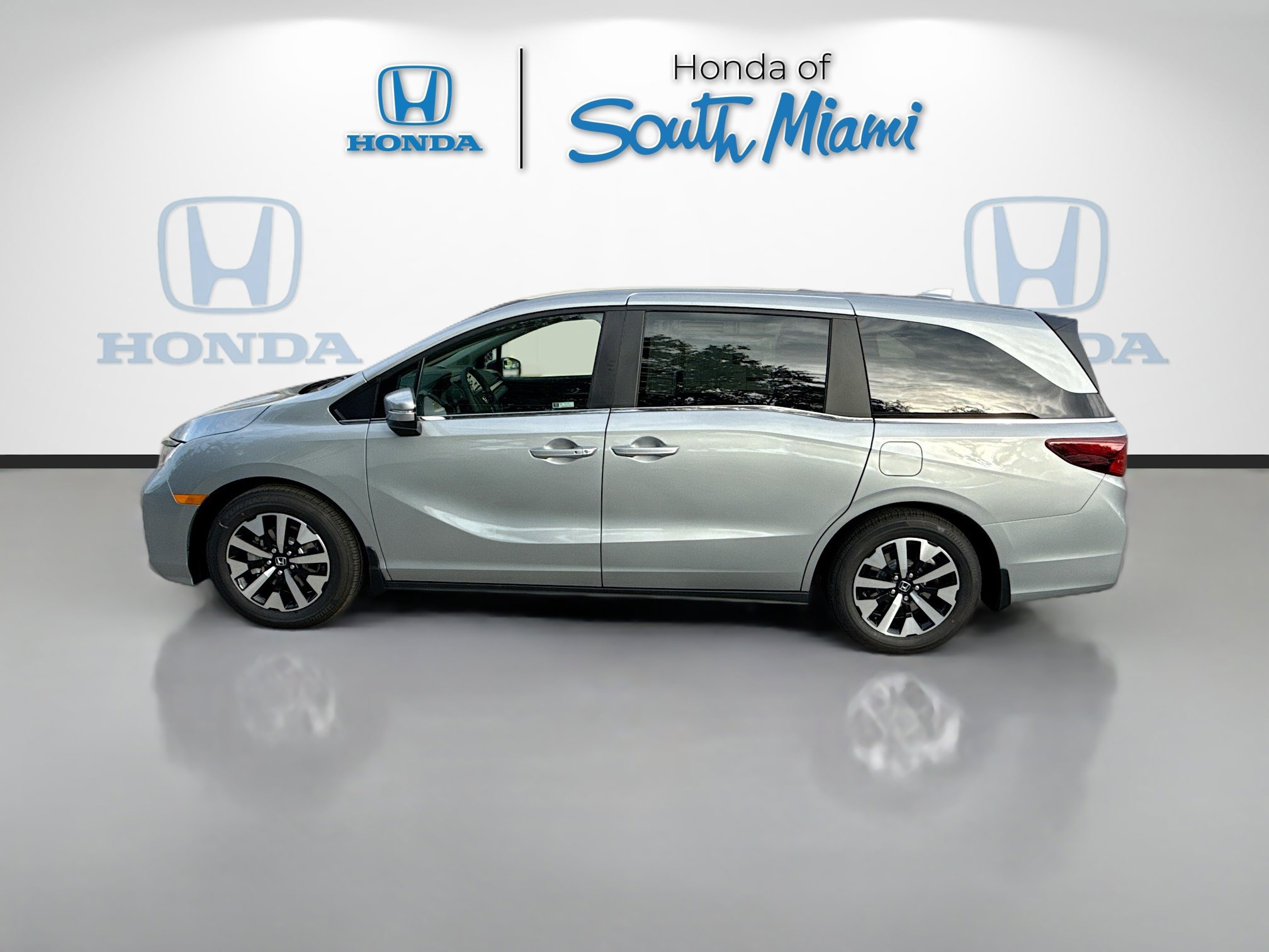 New 2026 Honda Odyssey EX-L image 4