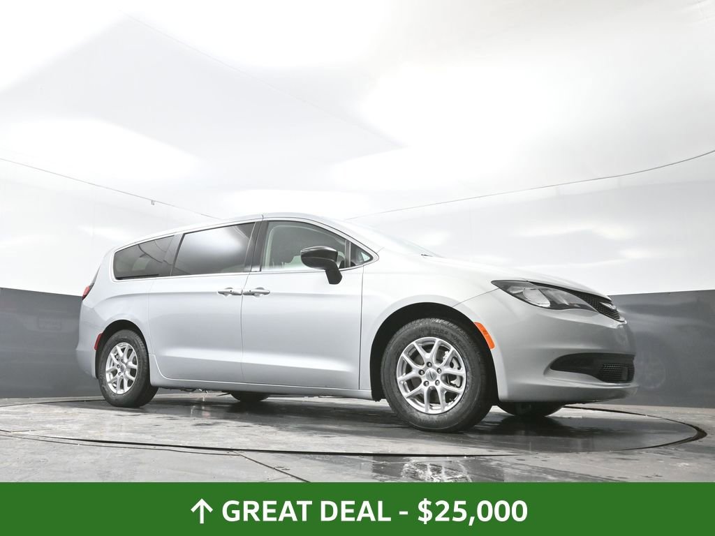 Used 2024 Chrysler Voyager LX image 51