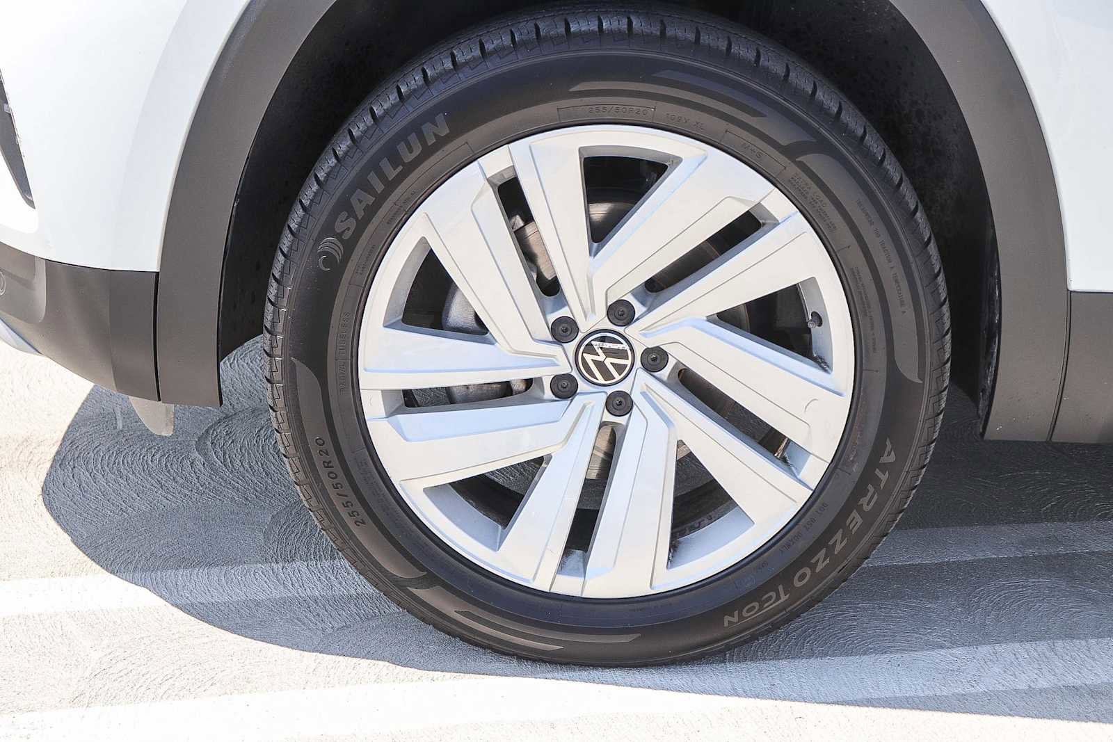 Used 2022 Volkswagen Atlas Cross Sport SE image 9