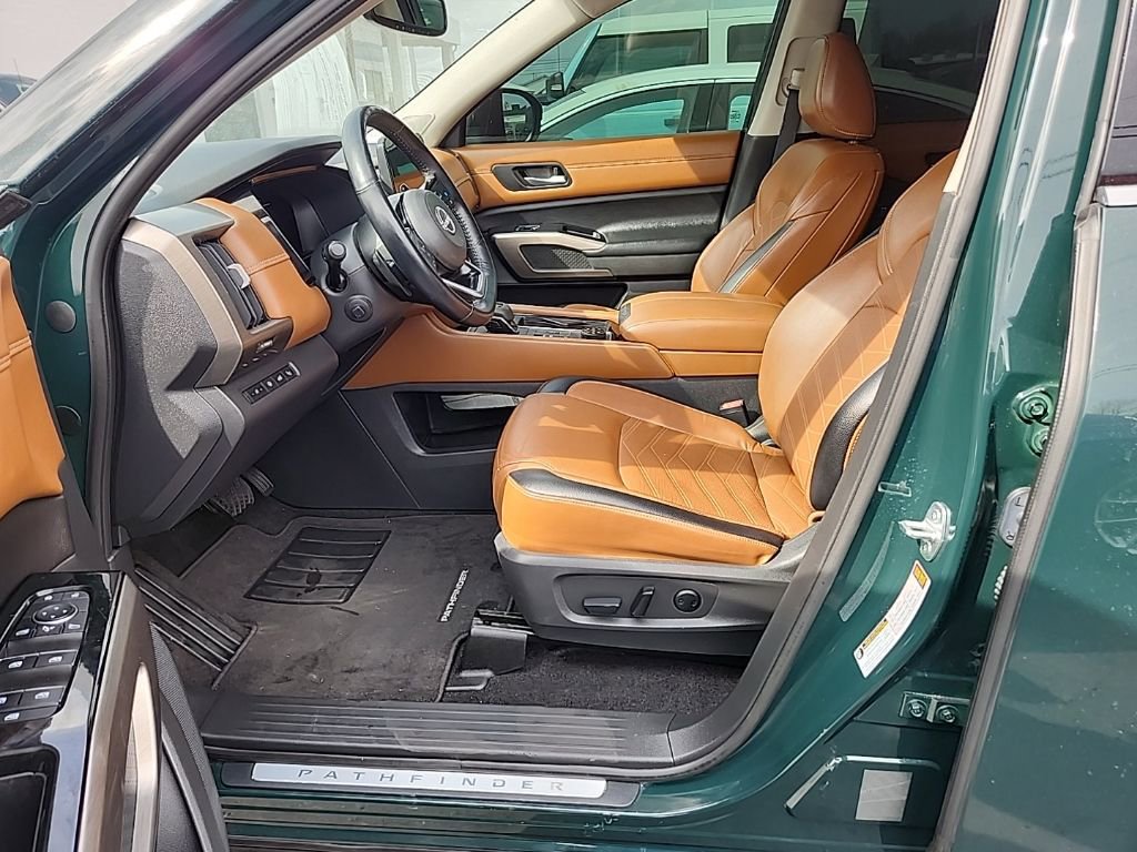 Used 2022 Nissan Pathfinder Platinum w/ Cargo Package image 13