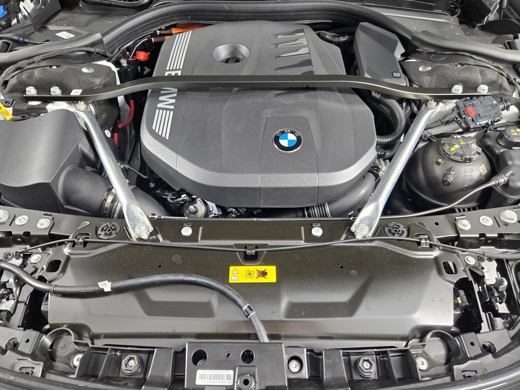 New 2026 BMW 750e xDrive image 12