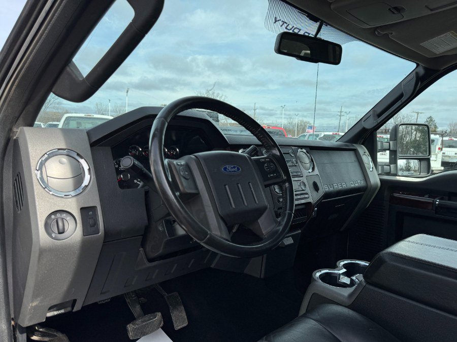 Used 2010 Ford F350 Lariat image 14