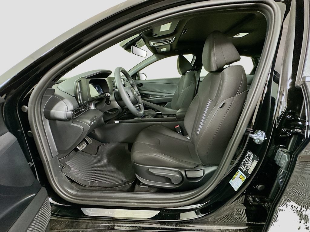 New 2026 Hyundai Elantra SEL Sport Premium FWD image 15