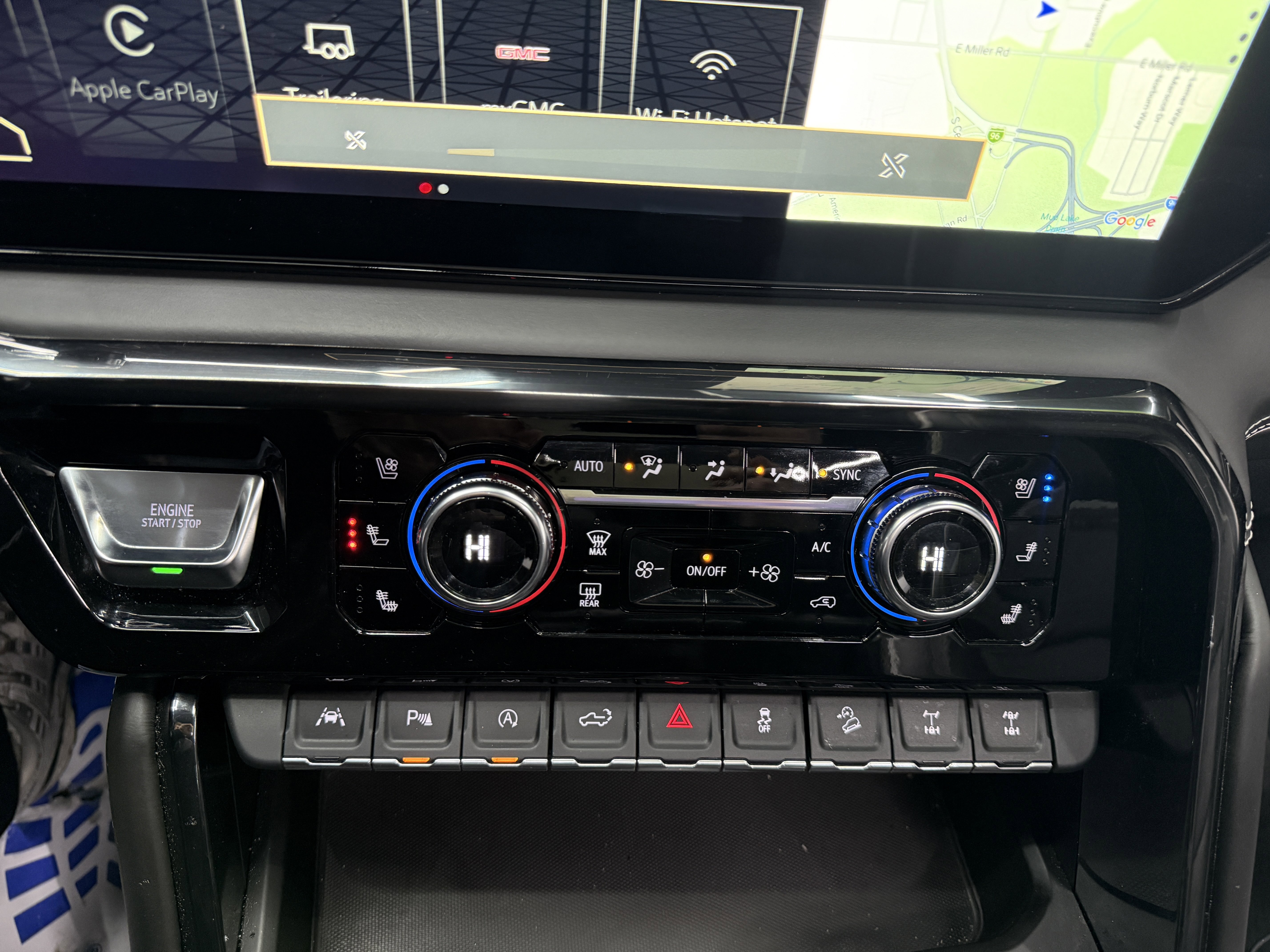 Used 2022 GMC Sierra 1500 AT4X image 23