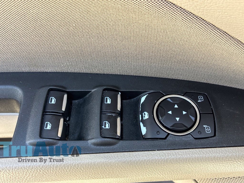 Used 2018 Ford Fusion SE w/ Fusion SE Technology Package FWD image 21