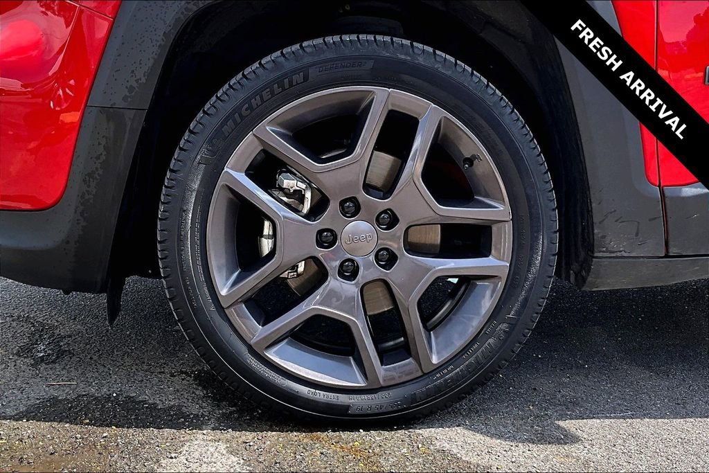 Used 2021 Jeep Renegade Latitude FWD image 32
