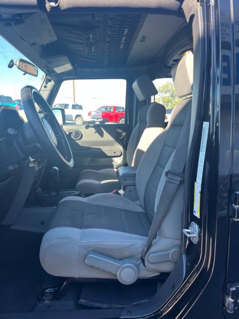 Used 2007 Jeep Wrangler Unlimited X w/ Black Appearance Group AWD/4WD image 28