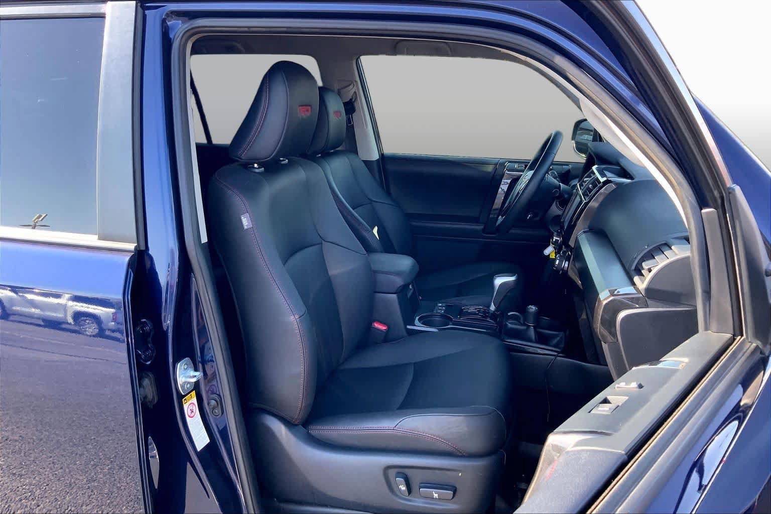 Used 2019 Toyota 4Runner TRD Off-Road Premium AWD/4WD image 9