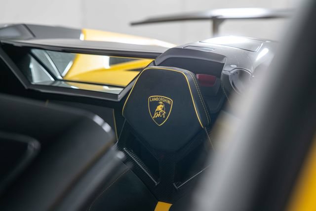 Used 2016 Lamborghini Aventador LP 750-4 Superveloce AWD/4WD image 15