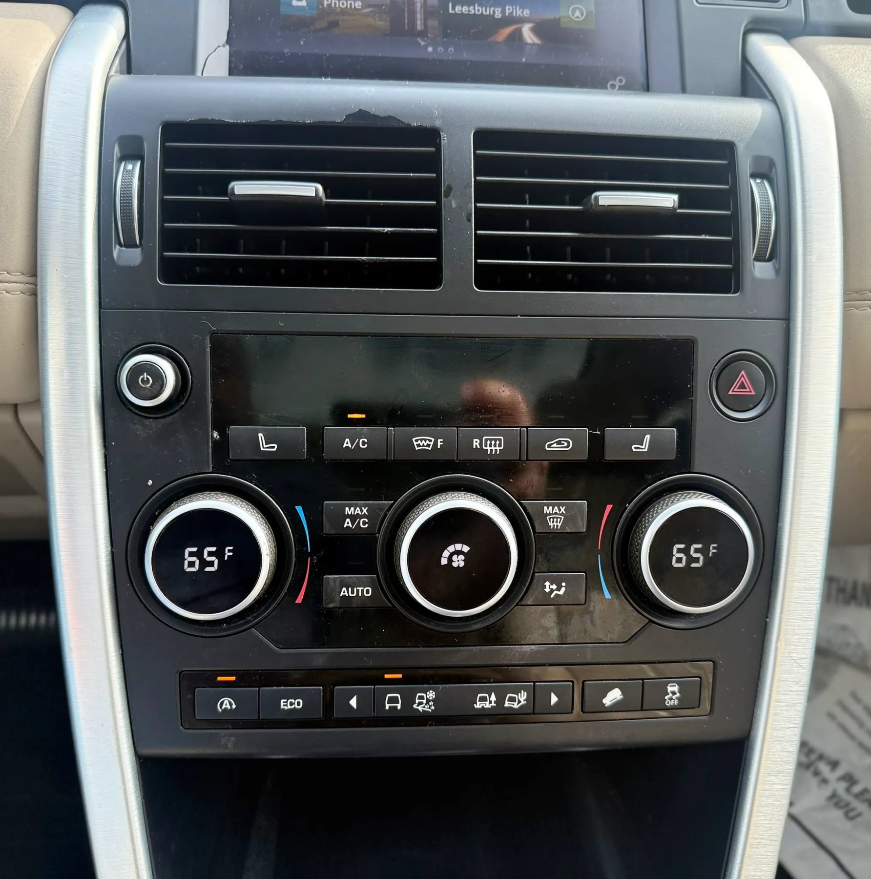 Used 2016 Land Rover Discovery Sport HSE AWD/4WD image 19