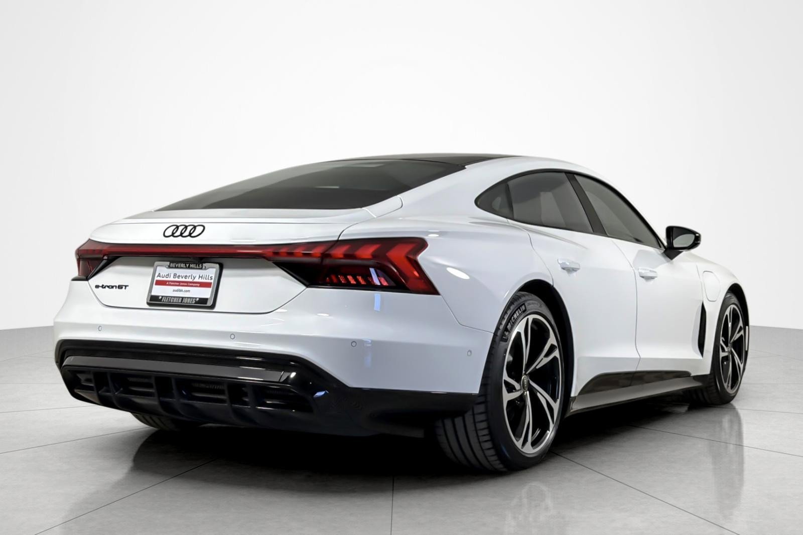 Used 2024 Audi e-tron GT Prestige w/ Prestige Package image 5