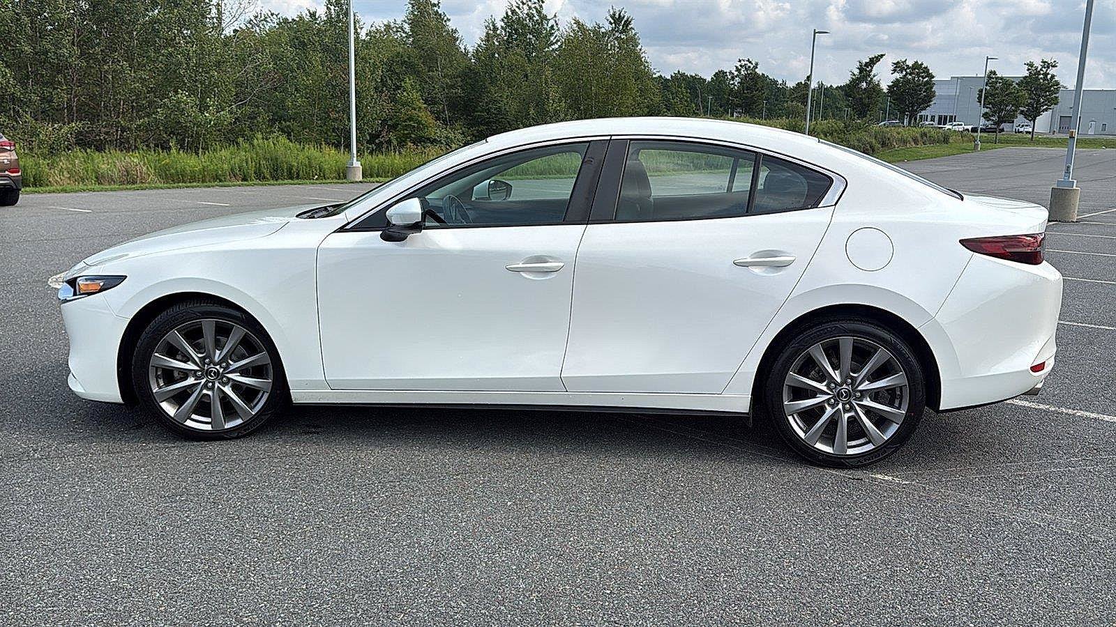 Used 2020 MAZDA MAZDA3 AWD Sedan w/ Select Package image 11
