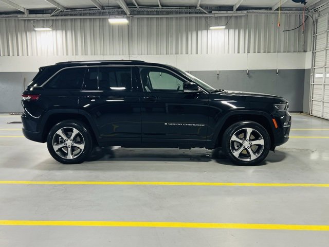 Used 2023 Jeep Grand Cherokee 4WD 4xe w/ Luxury Tech Group II image 23