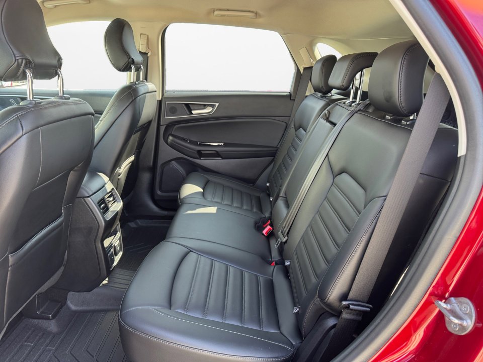 Used 2019 Ford Edge SEL w/ Equipment Group 201A image 16