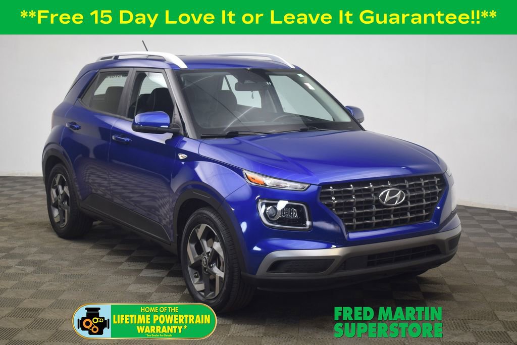 Used 2023 Hyundai Venue Limited w/ Cargo Package FWD image 1