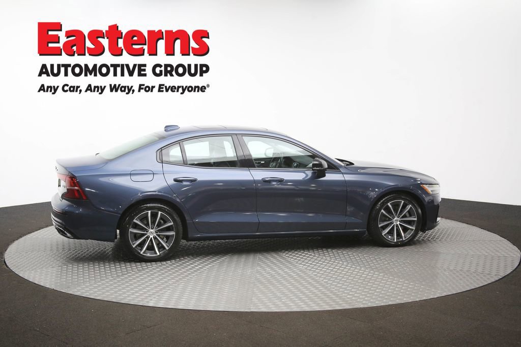 Used 2022 Volvo S60 B5 Momentum image 43