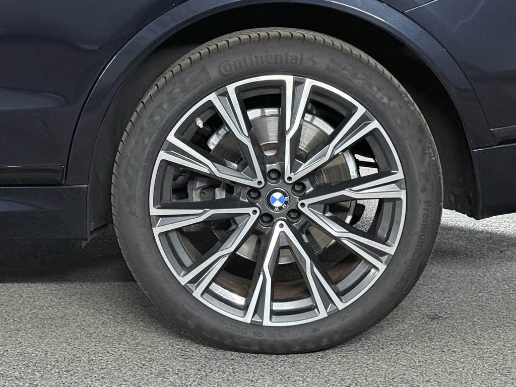 Used 2022 BMW X7 xDrive40i w/ M Sport Package image 14
