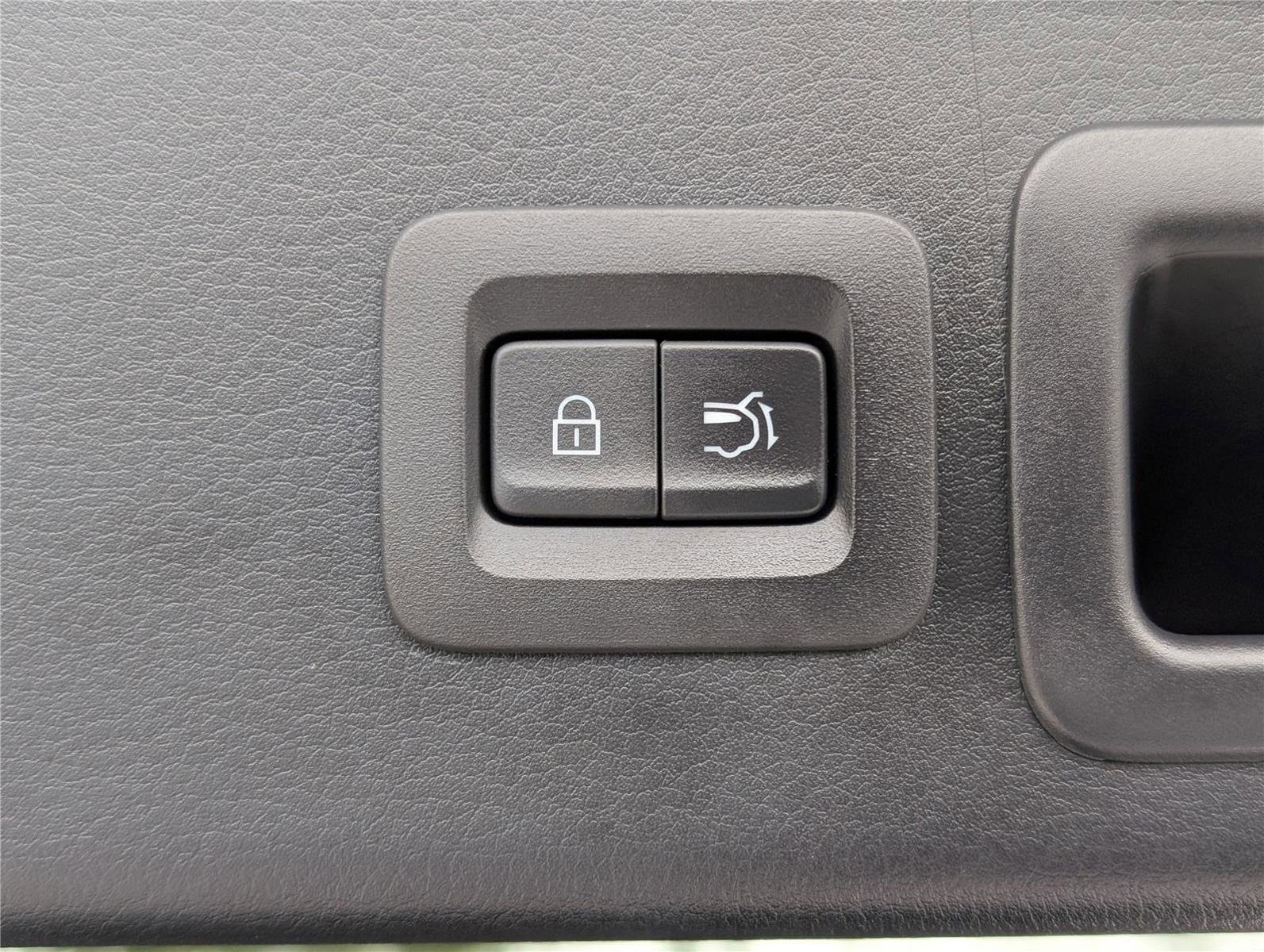 Used 2023 MAZDA CX-30 AWD 2.5 S w/ Premium Package image 14