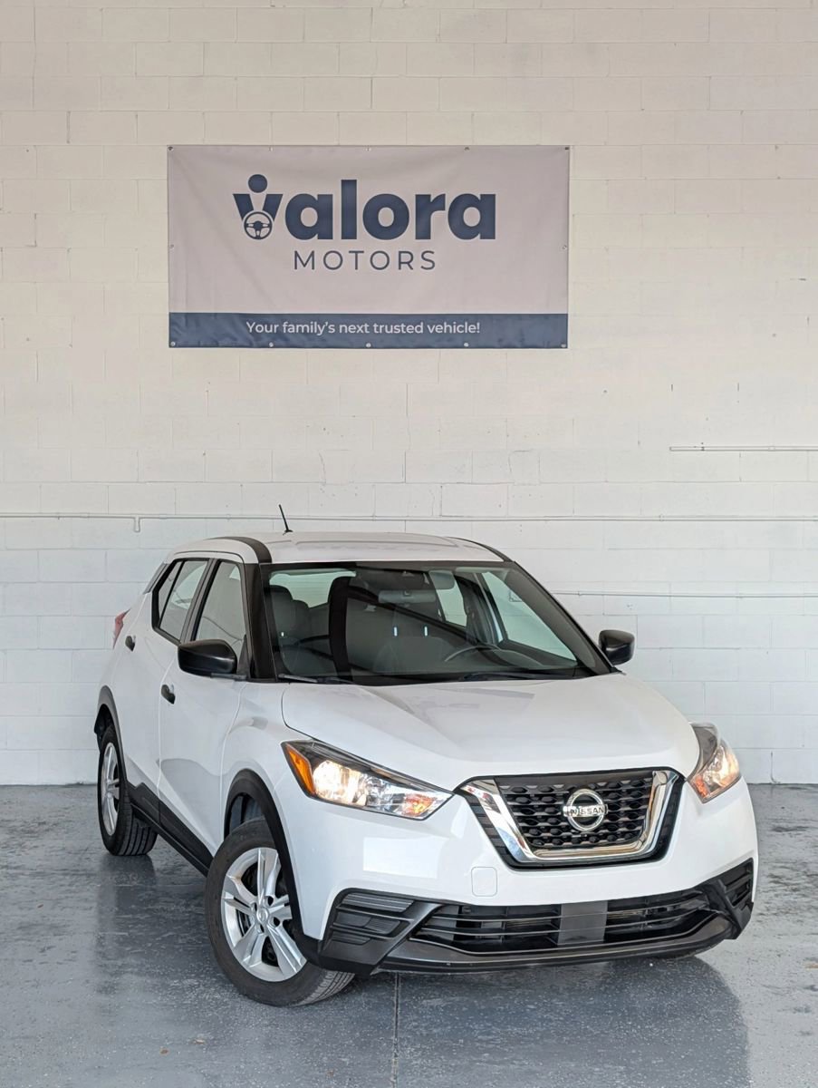 Used 2020 Nissan Kicks S image 1