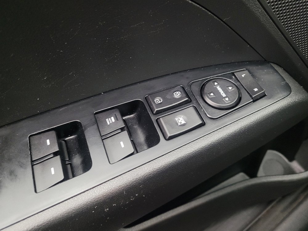 Used 2019 Hyundai Elantra SE w/ Cargo Package image 27