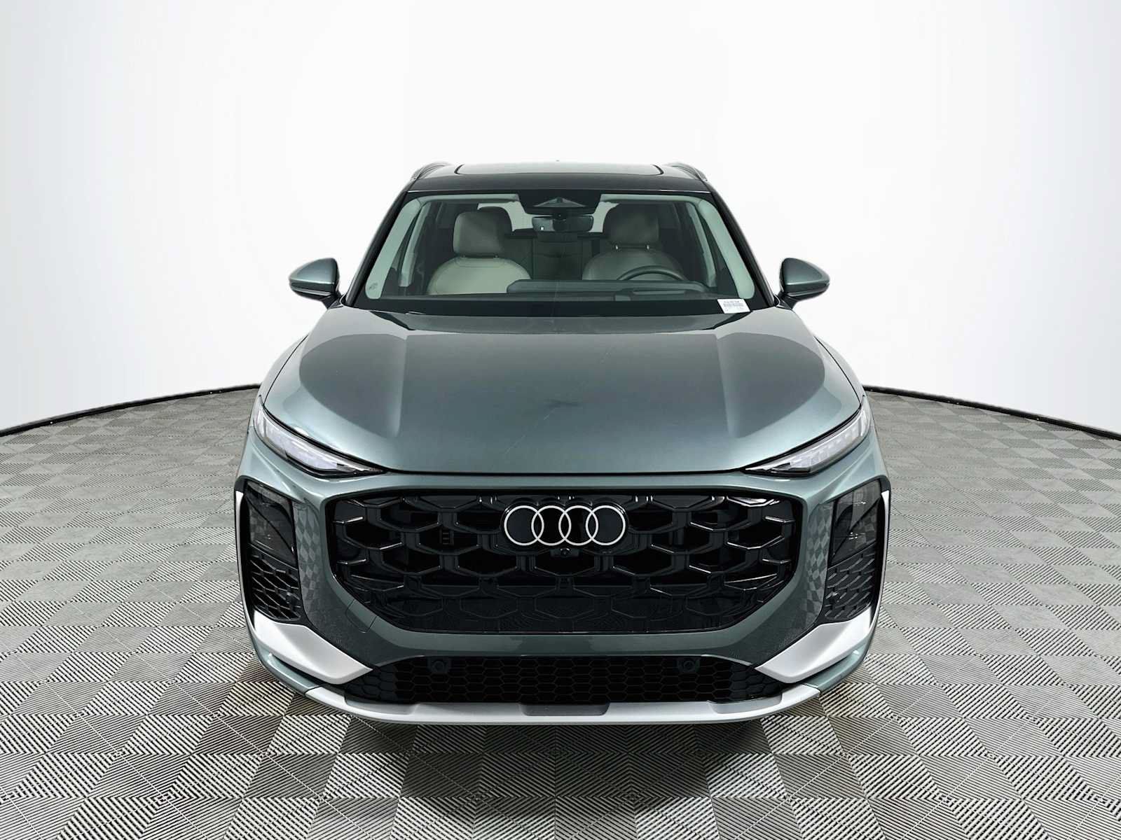 New 2026 Audi Q3 quattro 2.0T AWD/4WD image 2