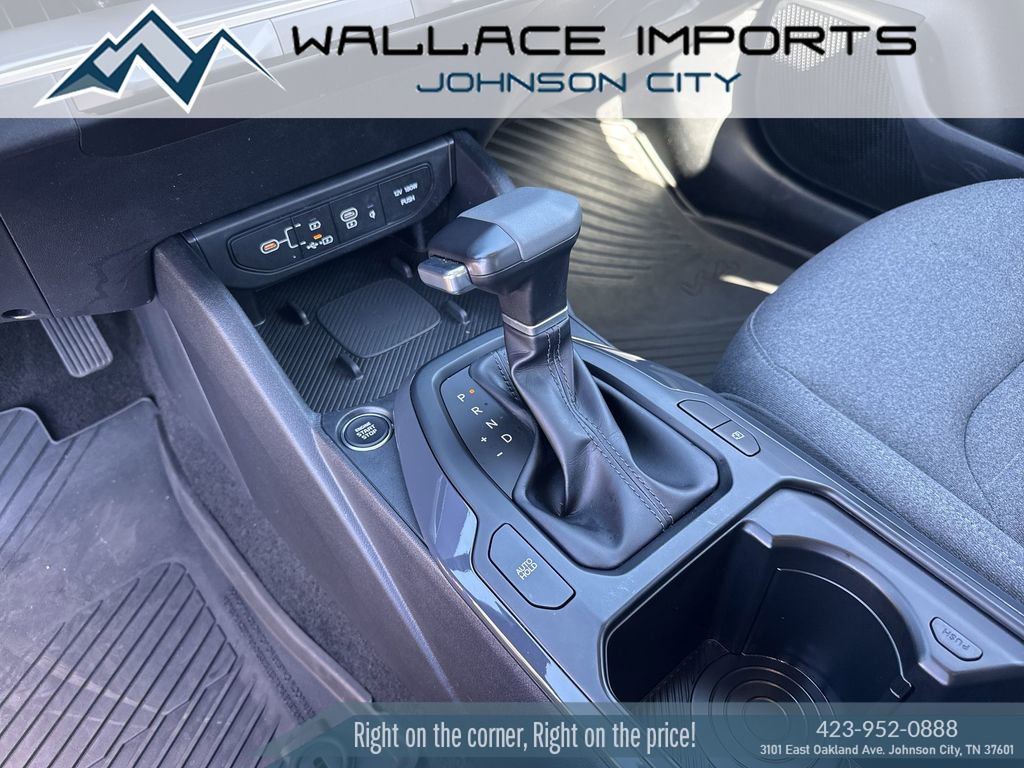 Used 2025 Kia K4 EX image 16