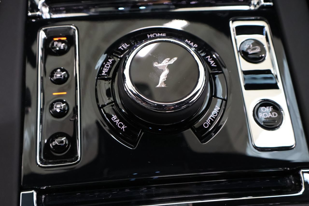 New 2026 Rolls-Royce Cullinan AWD/4WD image 32