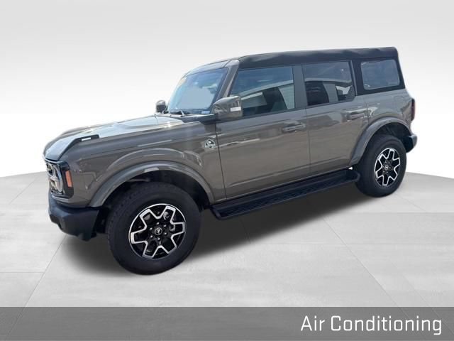 Used 2025 Ford Bronco Outer Banks AWD/4WD image 7
