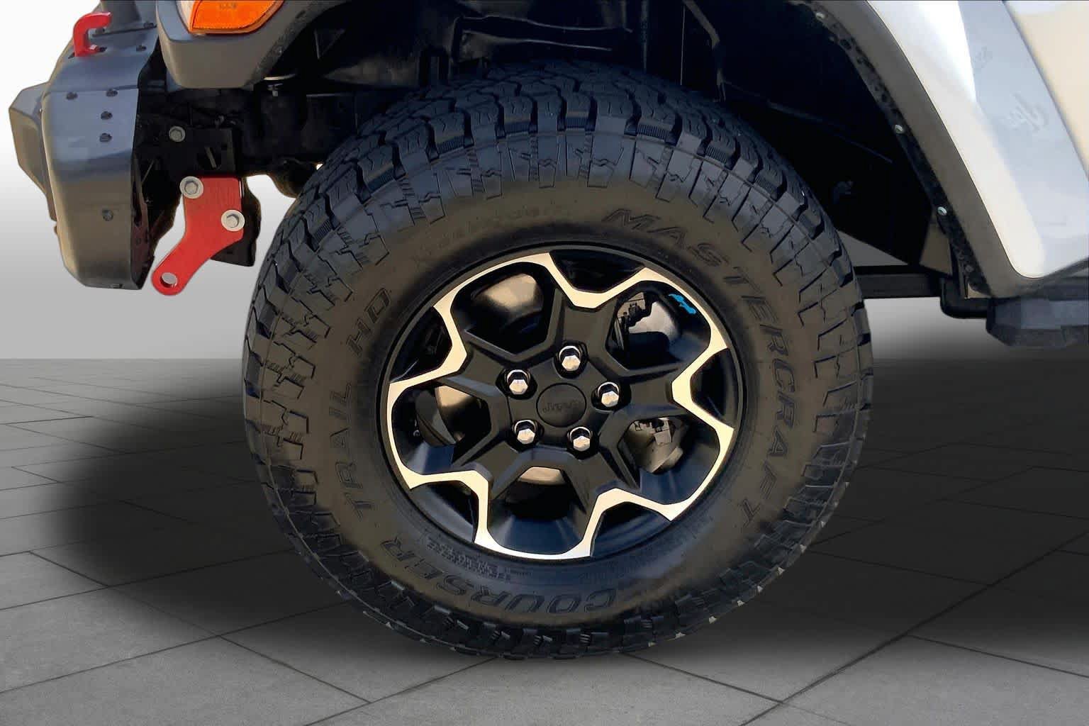 Used 2023 Jeep Wrangler Unlimited Sahara AWD/4WD image 10
