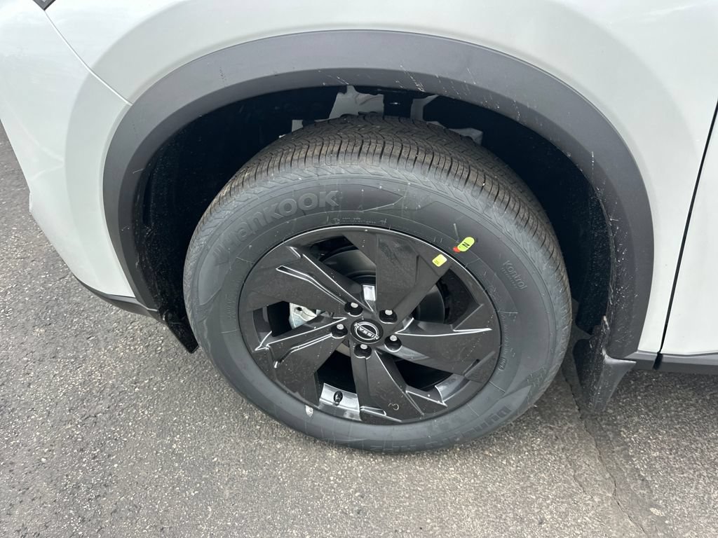 New 2026 Nissan Rogue SV AWD/4WD image 36