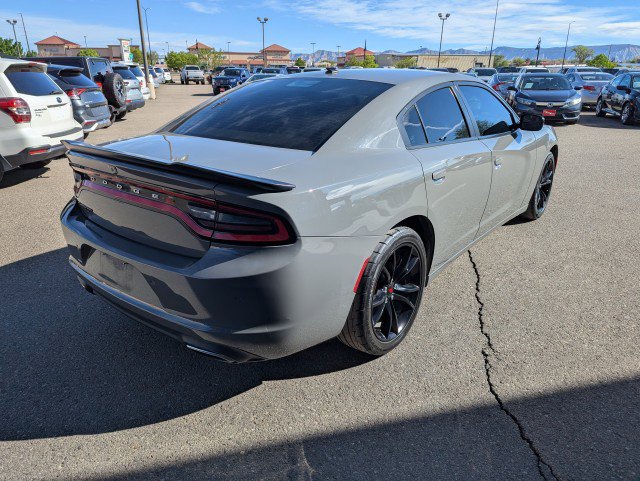 Used 2018 Dodge Charger SXT w/ Blacktop Package image 5