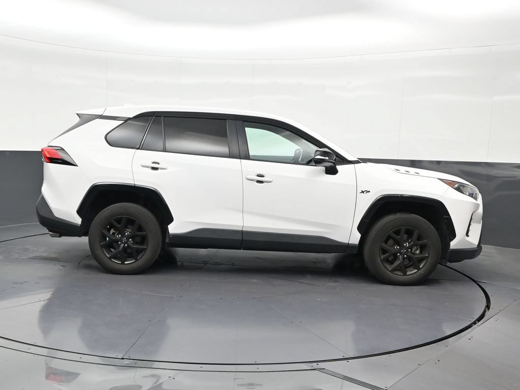 Used 2022 Toyota RAV4 LE FWD image 7