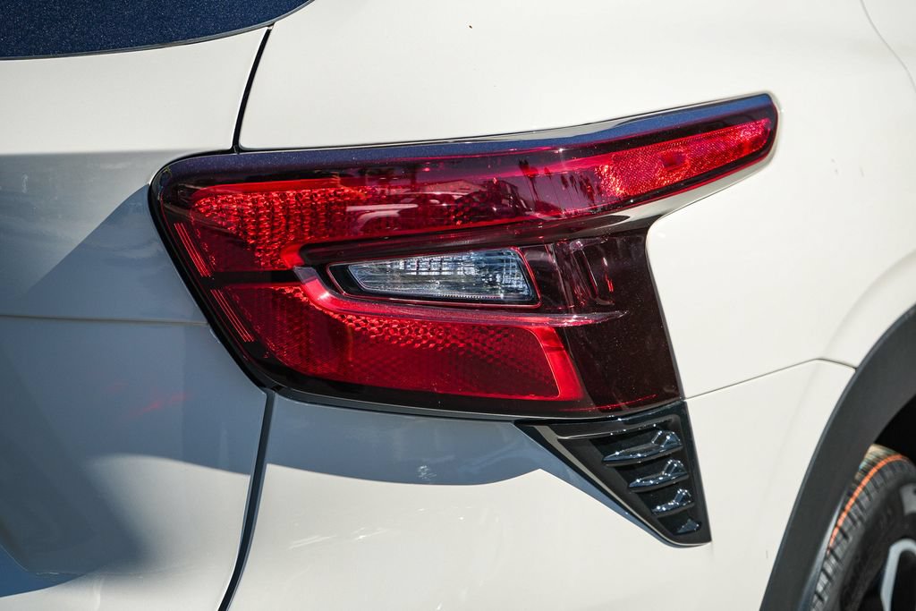 New 2026 Chevrolet Trax RS w/ Sunroof Package FWD image 7