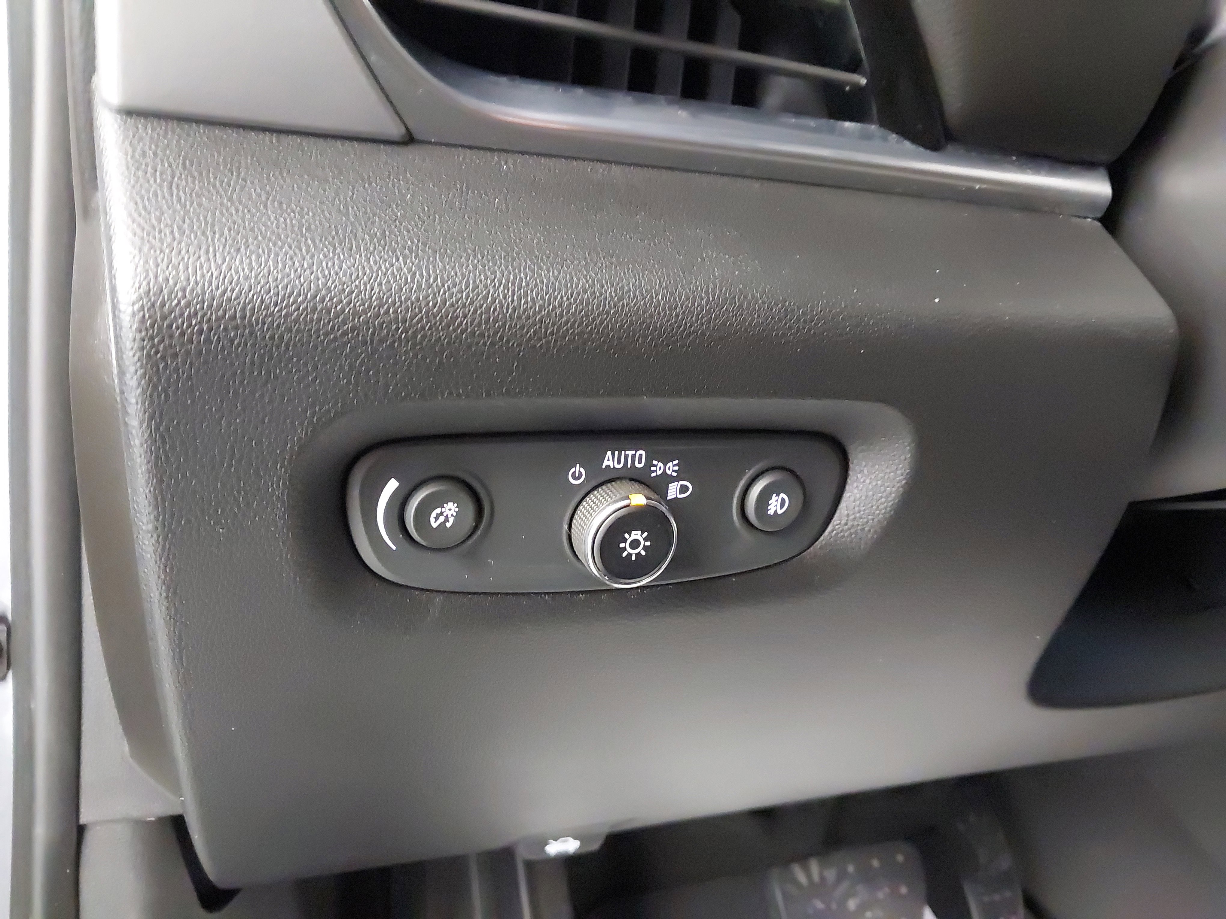 Used 2020 Chevrolet Traverse LT FWD image 24